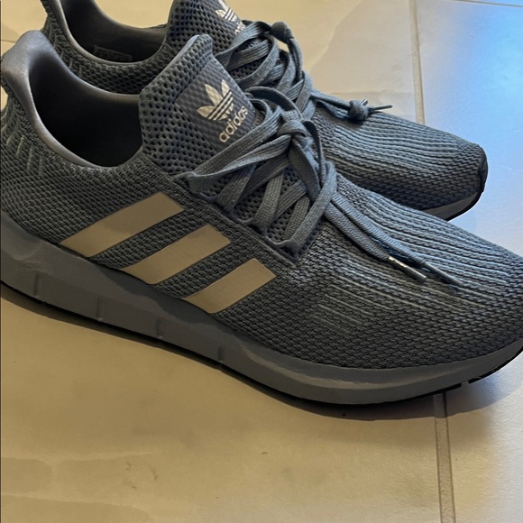 Adidas Men’s grey blue Swift Run knit sneakers size 11 - Picture 3 of 6